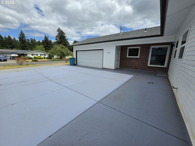 809 FLINT Ave, Vancouver, WA 98664