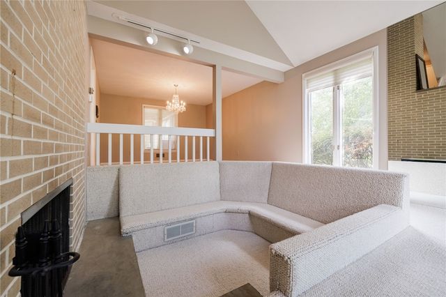 40 Framingham Lane, Pittsford, NY 14534