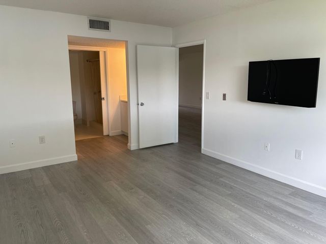 13700 SW 11th St 106A, Pembroke Pines, FL 33027