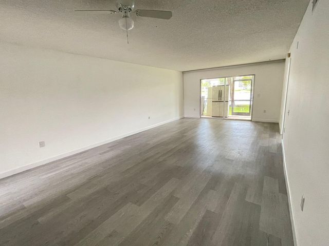 13700 SW 11th St 106A, Pembroke Pines, FL 33027