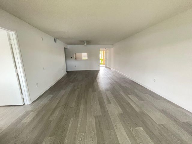 13700 SW 11th St 106A, Pembroke Pines, FL 33027