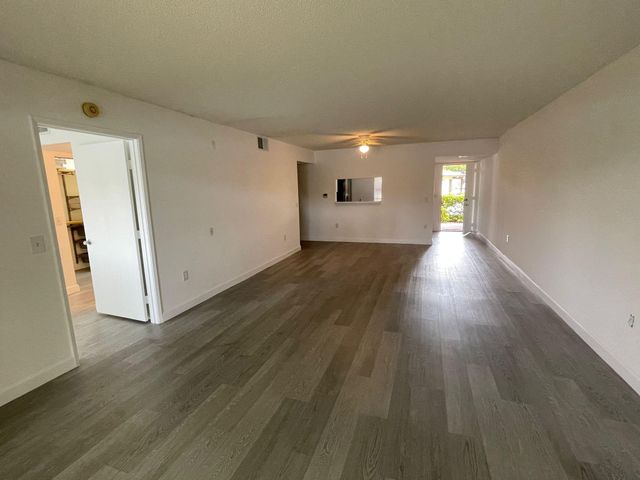 13700 SW 11th St 106A, Pembroke Pines, FL 33027