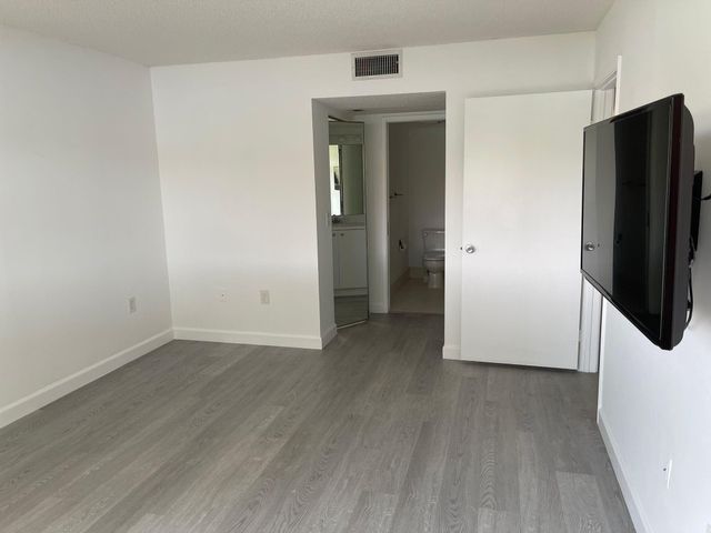 13700 SW 11th St 106A, Pembroke Pines, FL 33027