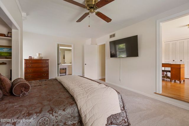 502 Rothbury Ln, Douglass Hills, KY 40243