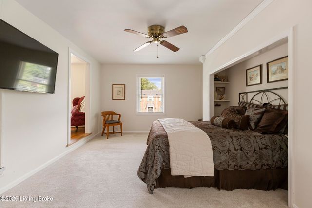 502 Rothbury Ln, Douglass Hills, KY 40243