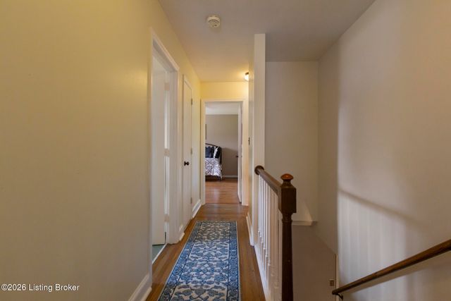 502 Rothbury Ln, Douglass Hills, KY 40243