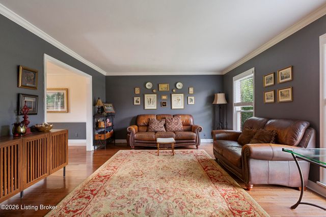 502 Rothbury Ln, Douglass Hills, KY 40243
