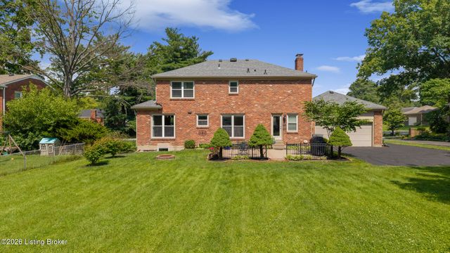 502 Rothbury Ln, Douglass Hills, KY 40243