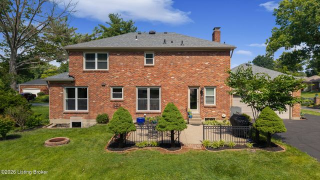 502 Rothbury Ln, Douglass Hills, KY 40243