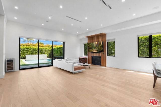 3932 Glencoe Avenue, Culver City, CA 90291