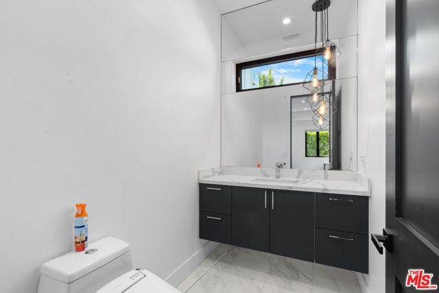 3932 Glencoe Avenue, Culver City, CA 90291