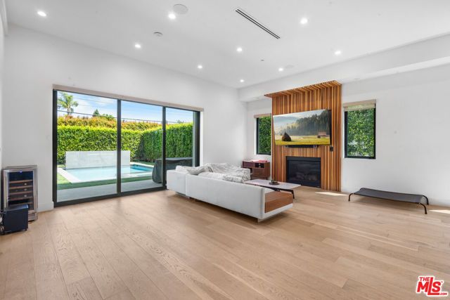 3932 Glencoe Avenue, Culver City, CA 90291