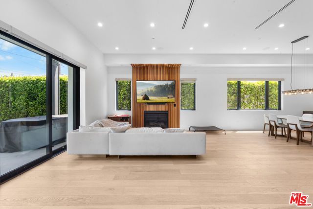 3932 Glencoe Avenue, Culver City, CA 90291