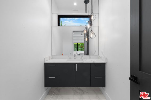 3932 Glencoe Avenue, Culver City, CA 90291