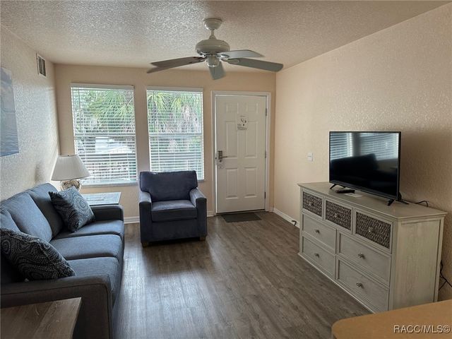 5291 S Cherokee Way, Homosassa, FL 34448