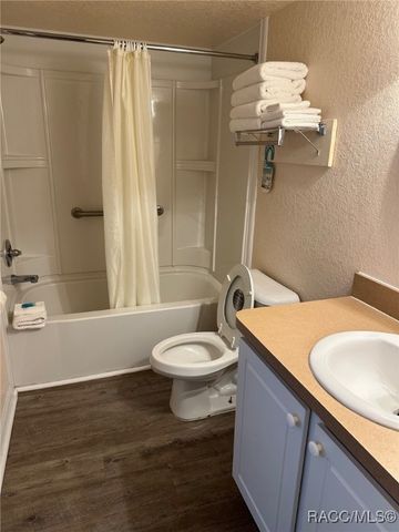 5291 S Cherokee Way, Homosassa, FL 34448