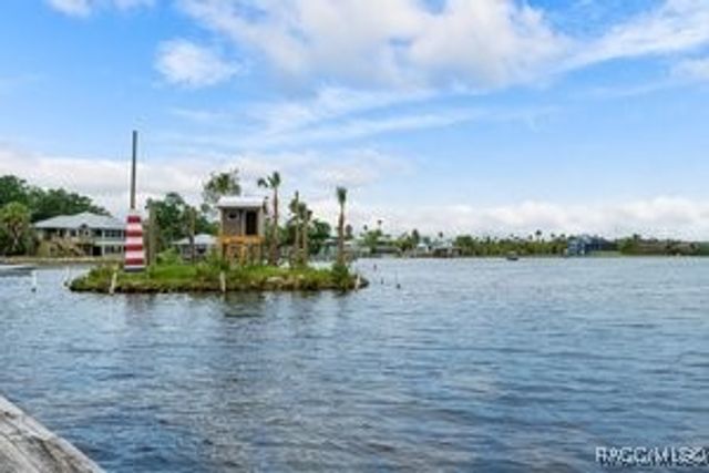 5291 S Cherokee Way, Homosassa, FL 34448