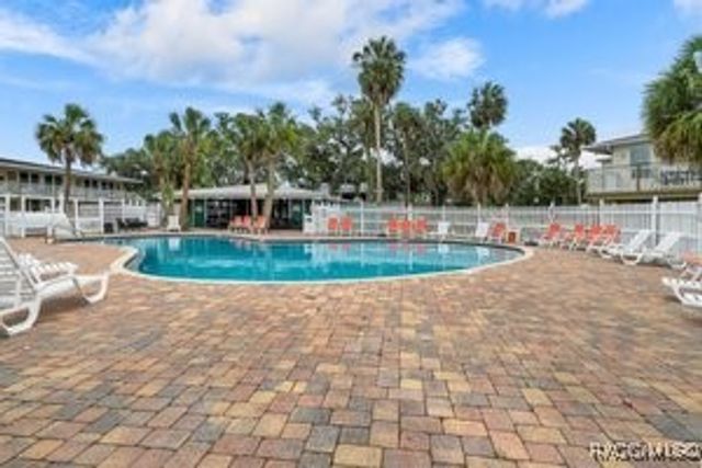 5291 S Cherokee Way, Homosassa, FL 34448