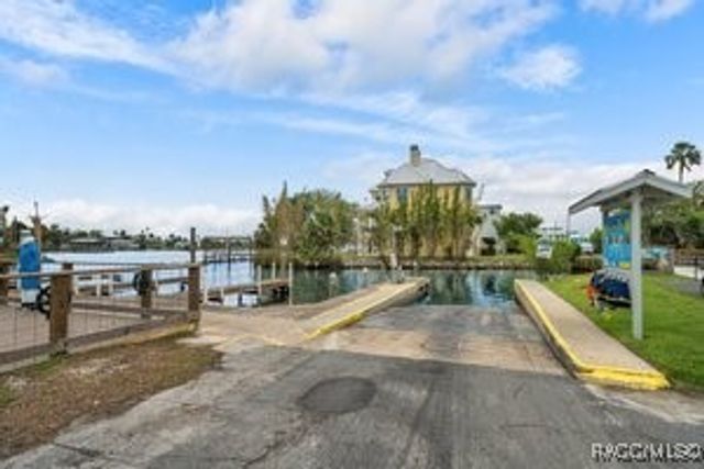 5291 S Cherokee Way, Homosassa, FL 34448