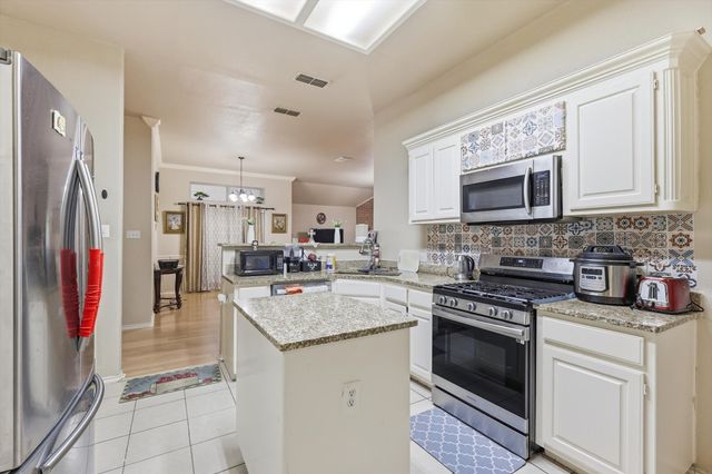 2988 Thames Trail, Fort Worth, TX 76118