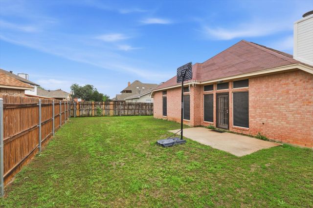 2988 Thames Trail, Fort Worth, TX 76118
