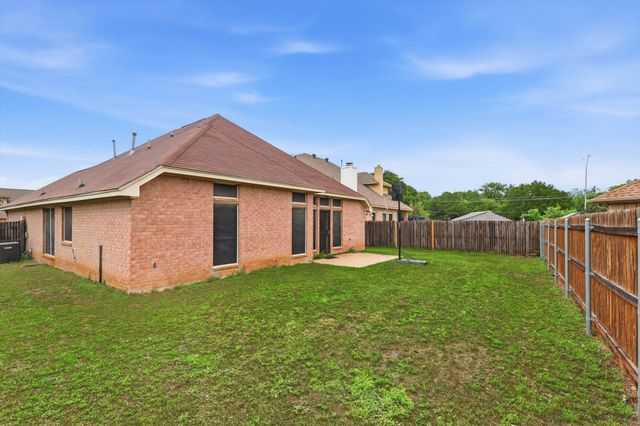 2988 Thames Trail, Fort Worth, TX 76118