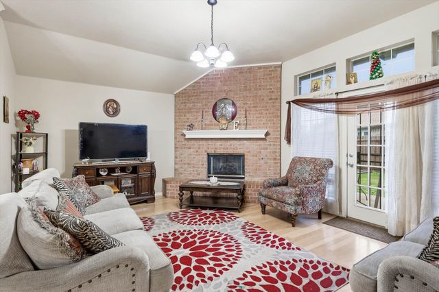 2988 Thames Trail, Fort Worth, TX 76118