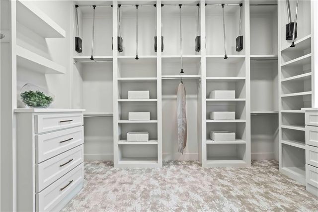 16010 Glenfinnan Way, Loch Lloyd, MO 64012