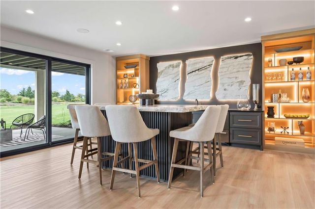 16010 Glenfinnan Way, Loch Lloyd, MO 64012