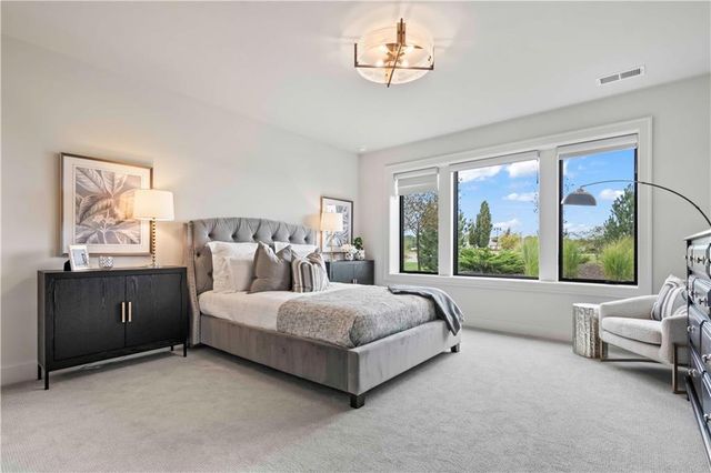 16010 Glenfinnan Way, Loch Lloyd, MO 64012