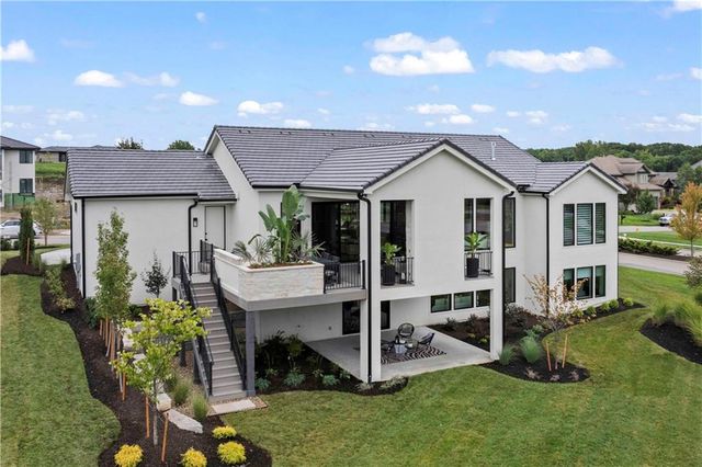 16010 Glenfinnan Way, Loch Lloyd, MO 64012