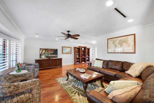 4555 W Tradewinds Avenue, Lauderdale By The Sea, FL 33308