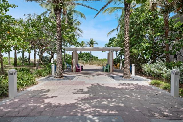 4555 W Tradewinds Avenue, Lauderdale By The Sea, FL 33308