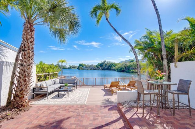 5002 SW 72nd Avenue, Miami, FL 33155