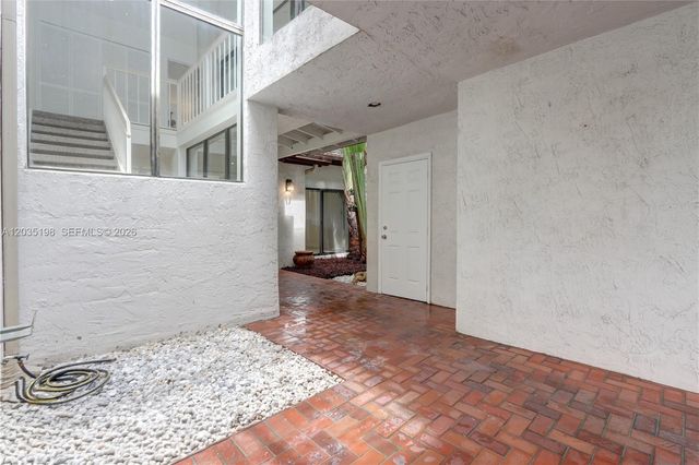 5002 SW 72nd Avenue, Miami, FL 33155