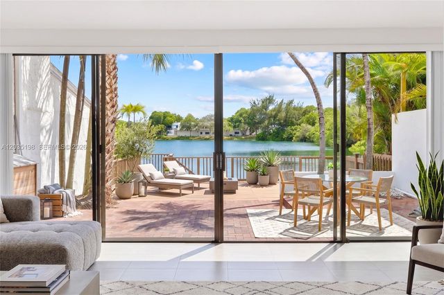 5002 SW 72nd Avenue, Miami, FL 33155