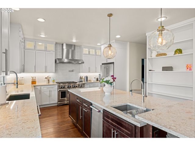 5095 TERRITORIAL Dr, West Linn, OR 97068