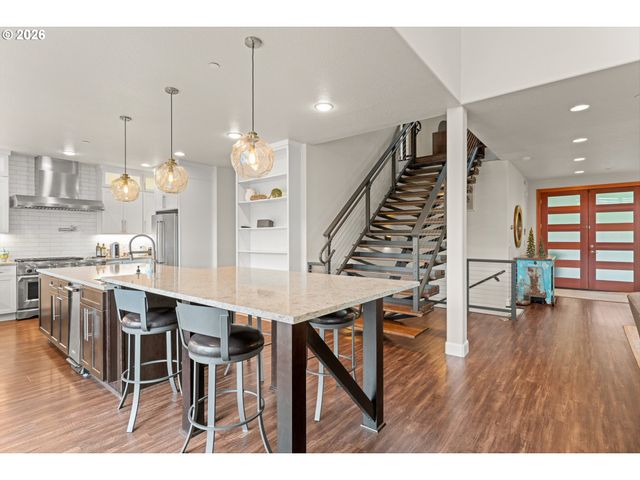 5095 TERRITORIAL Dr, West Linn, OR 97068