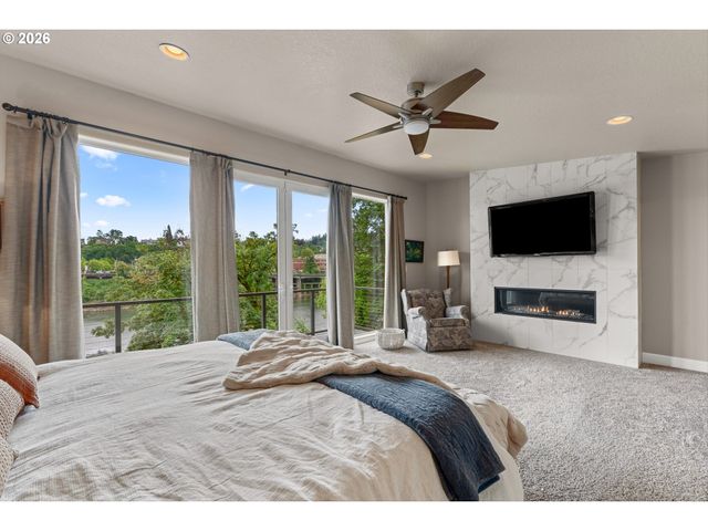 5095 TERRITORIAL Dr, West Linn, OR 97068