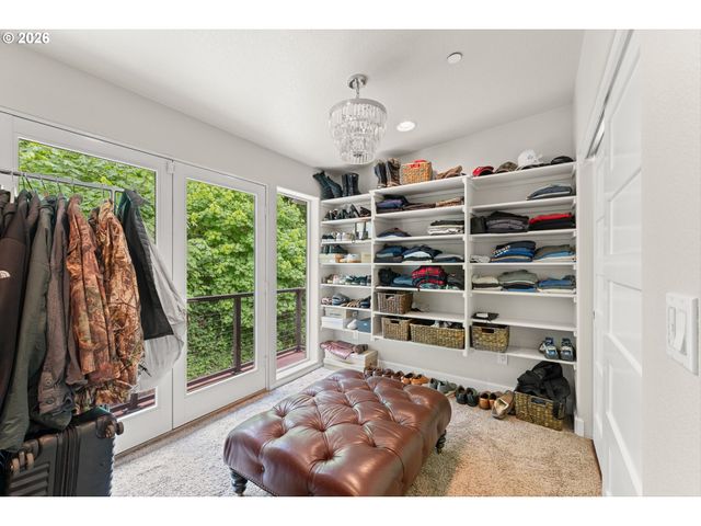 5095 TERRITORIAL Dr, West Linn, OR 97068