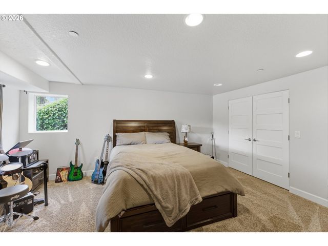 5095 TERRITORIAL Dr, West Linn, OR 97068