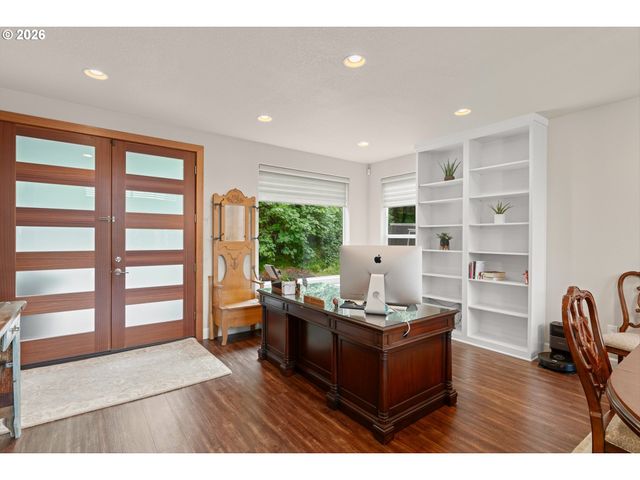 5095 TERRITORIAL Dr, West Linn, OR 97068