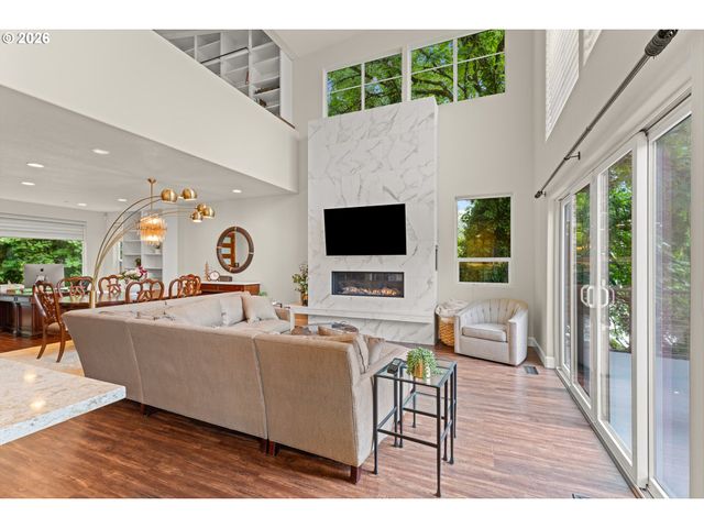 5095 TERRITORIAL Dr, West Linn, OR 97068