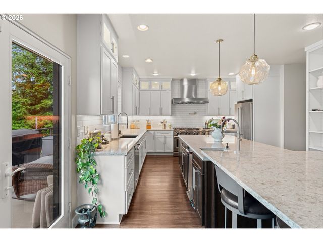 5095 TERRITORIAL Dr, West Linn, OR 97068