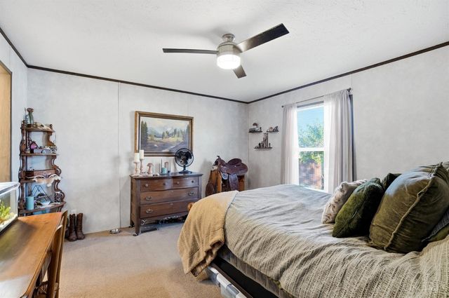 555 Cross Creek Dr, Wilmington, OH 45177