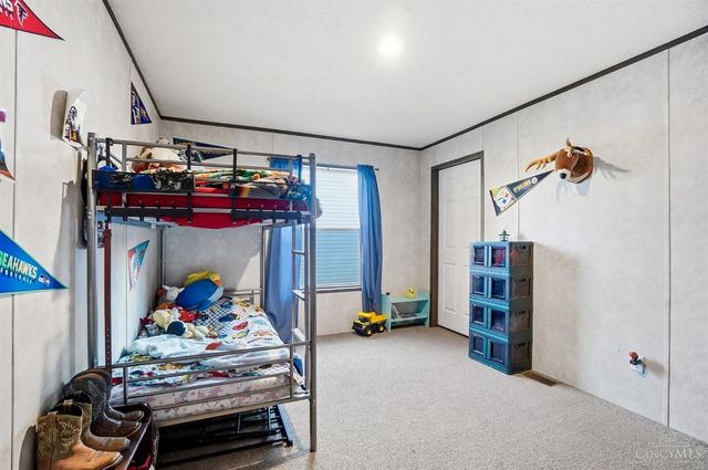 555 Cross Creek Dr, Wilmington, OH 45177