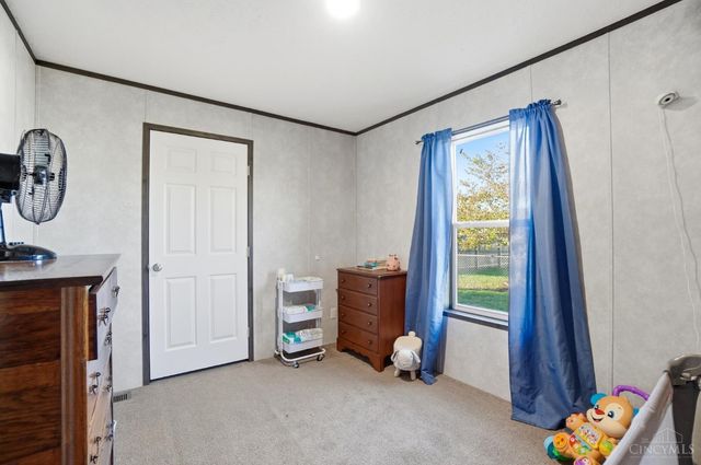 555 Cross Creek Dr, Wilmington, OH 45177