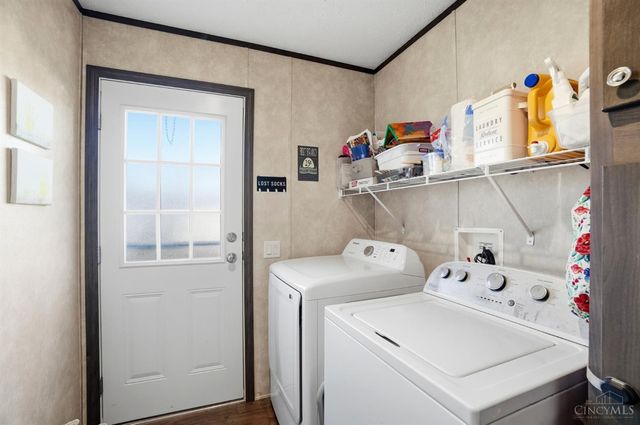 555 Cross Creek Dr, Wilmington, OH 45177