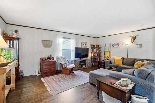 555 Cross Creek Dr, Wilmington, OH 45177