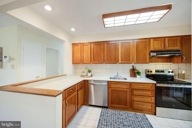 7714 WEBER ST, Annandale, VA 22003